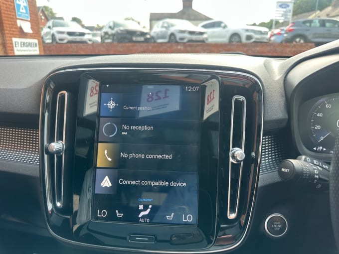 2025 Volvo Xc40