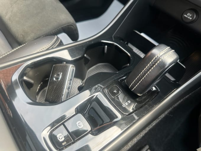 2025 Volvo Xc40