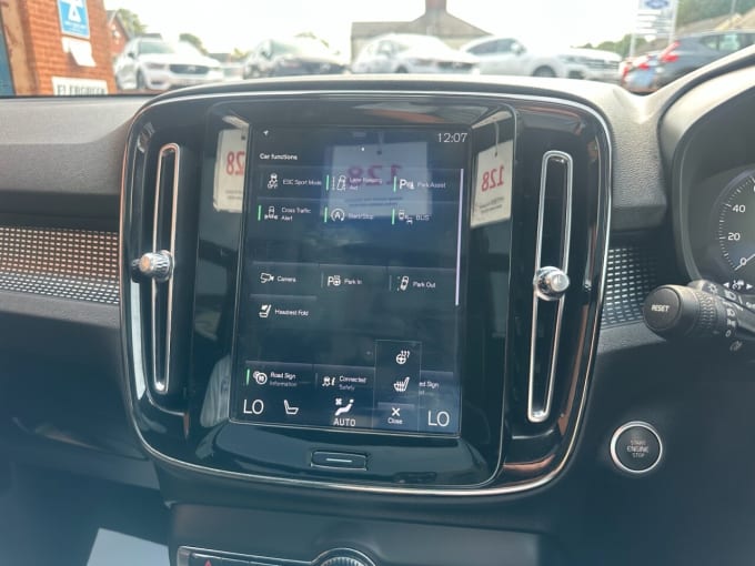 2025 Volvo Xc40