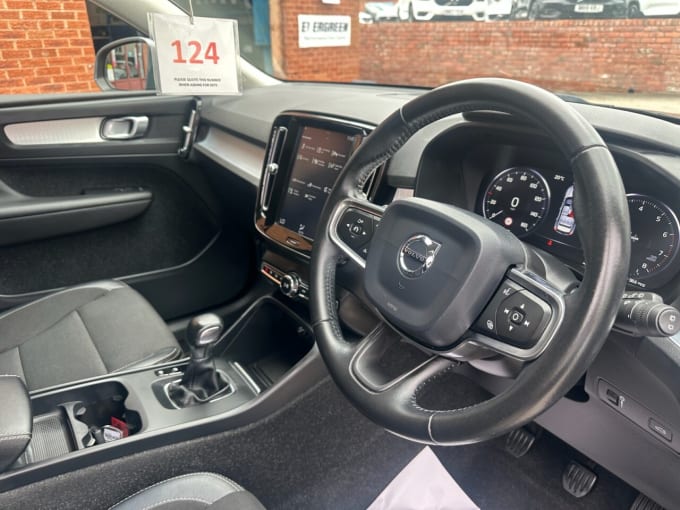 2025 Volvo Xc40