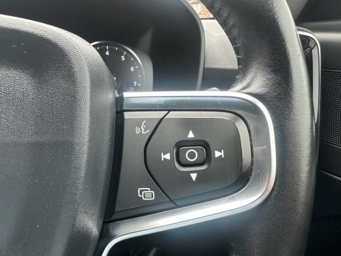2025 Volvo Xc40