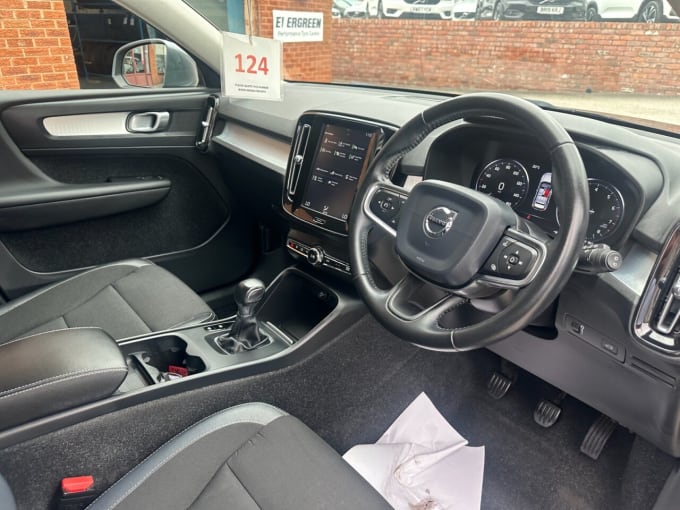 2025 Volvo Xc40