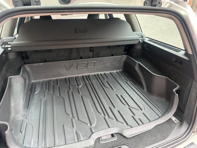 2025 Volvo V70