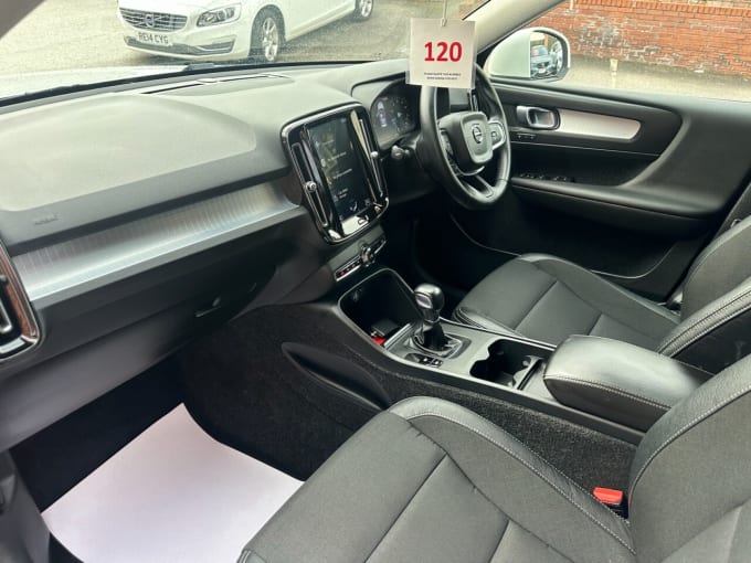 2025 Volvo Xc40