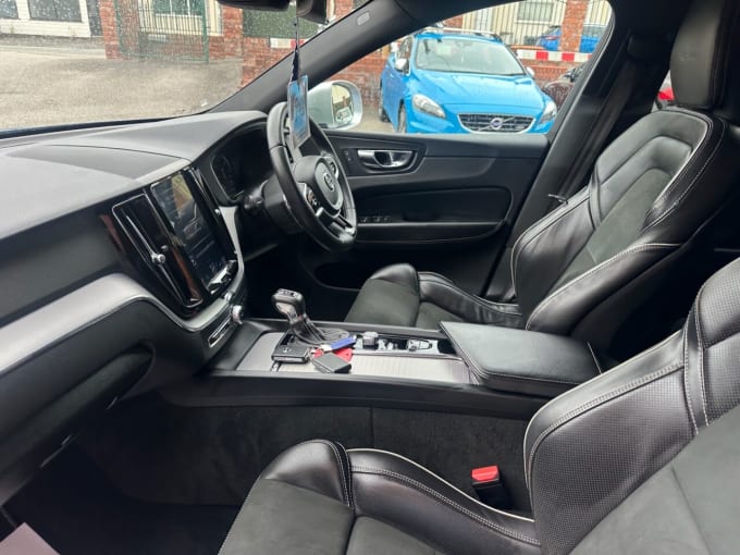 2025 Volvo Xc60