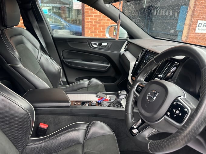 2025 Volvo Xc60