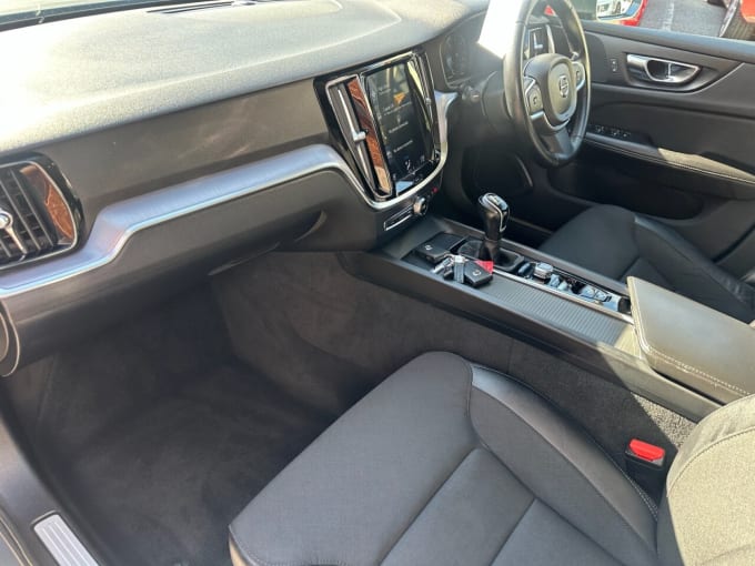 2025 Volvo V60