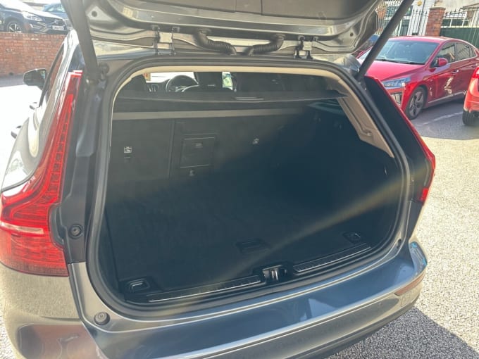 2025 Volvo V60
