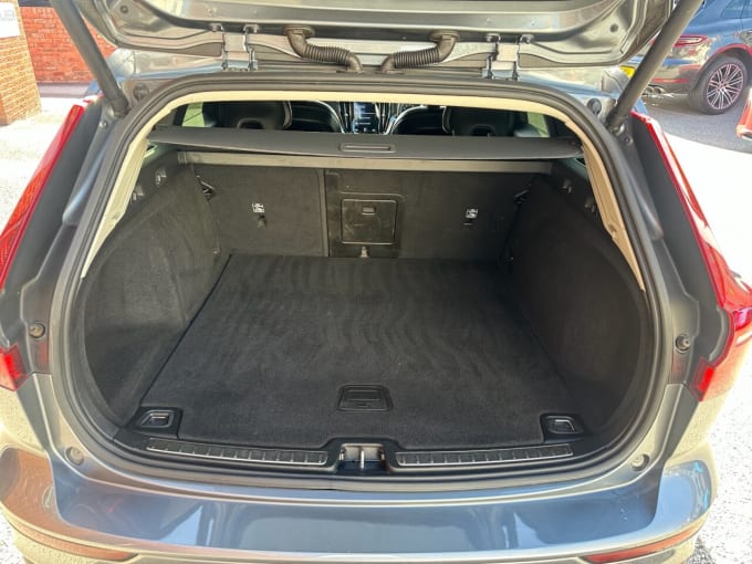 2025 Volvo V60