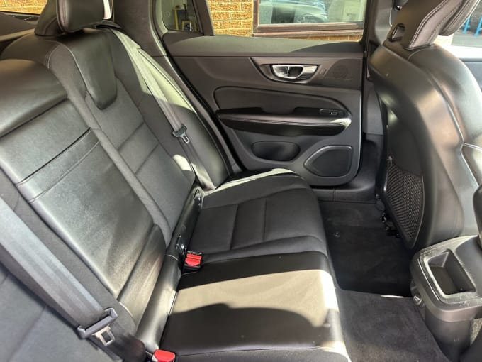 2025 Volvo V60