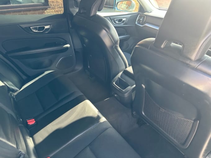 2025 Volvo V60