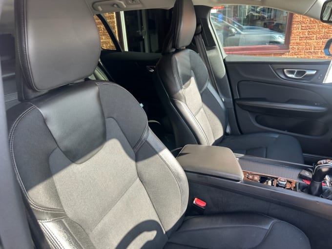 2025 Volvo V60