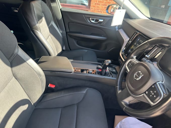 2025 Volvo V60