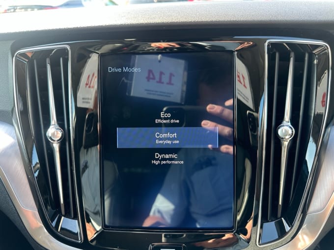 2025 Volvo V60