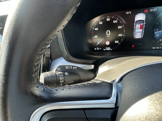 2025 Volvo V60