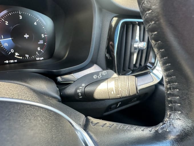2025 Volvo V60