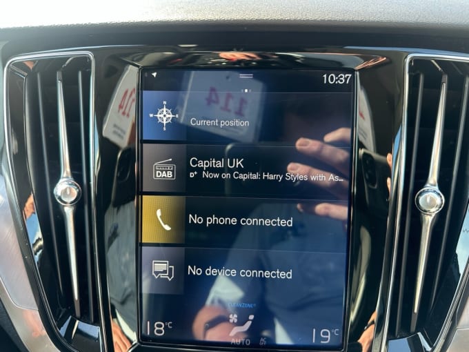 2025 Volvo V60