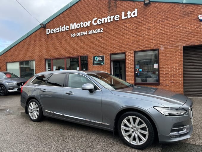 2025 Volvo V90