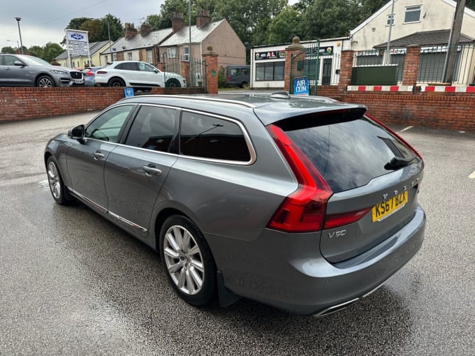 2025 Volvo V90