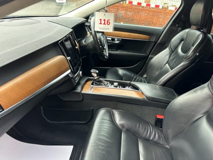 2025 Volvo V90