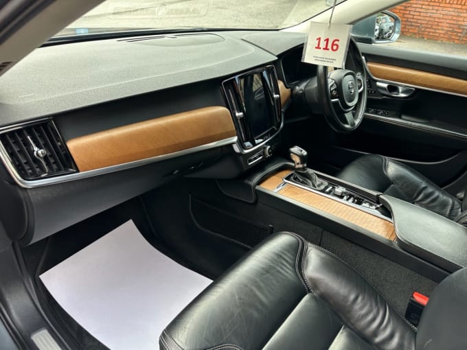 2025 Volvo V90