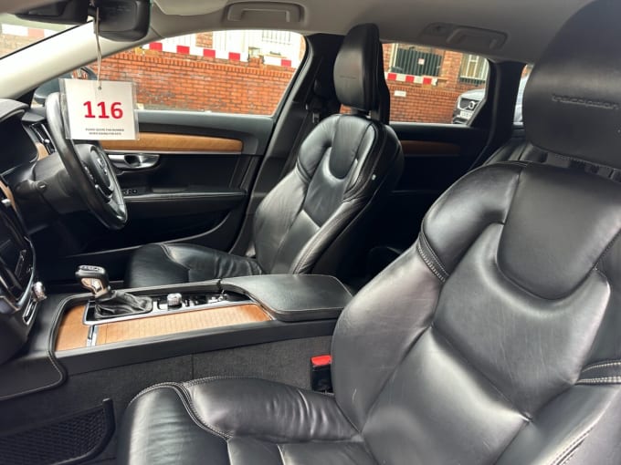 2025 Volvo V90