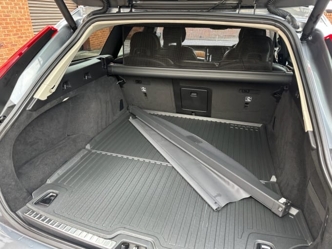 2025 Volvo V90