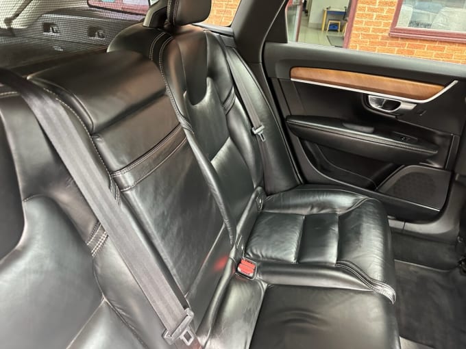 2025 Volvo V90