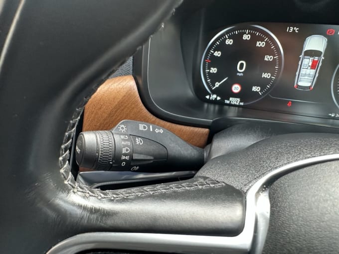 2025 Volvo V90