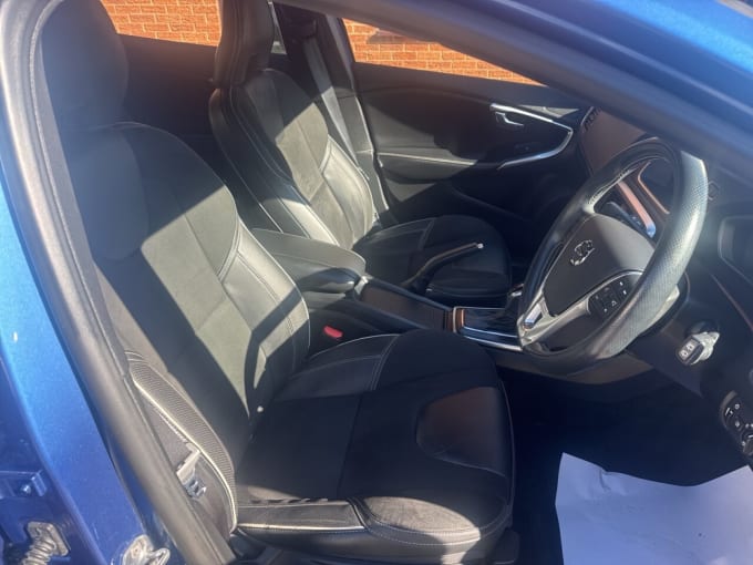 2018 Volvo V40