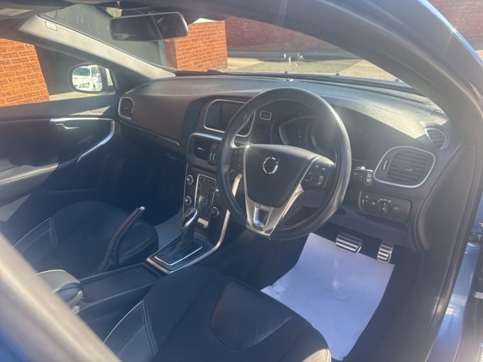 2018 Volvo V40