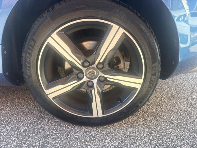 2018 Volvo V40