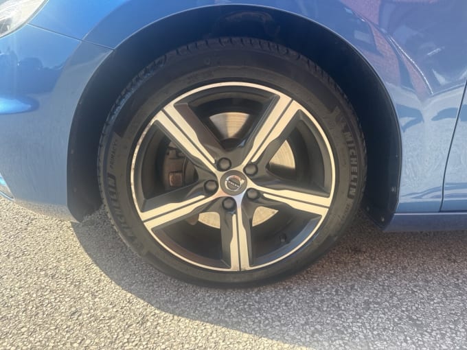 2018 Volvo V40