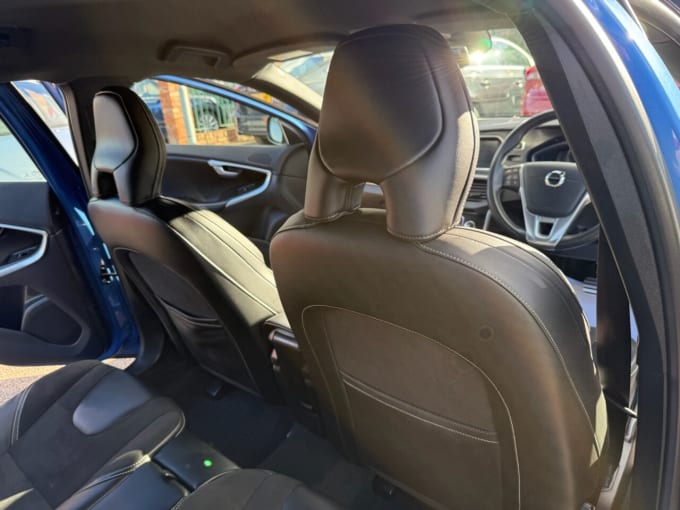 2018 Volvo V40