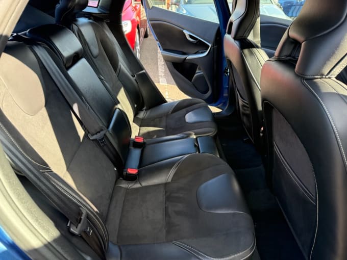 2018 Volvo V40