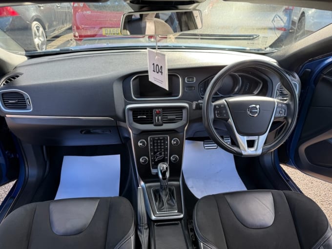 2018 Volvo V40