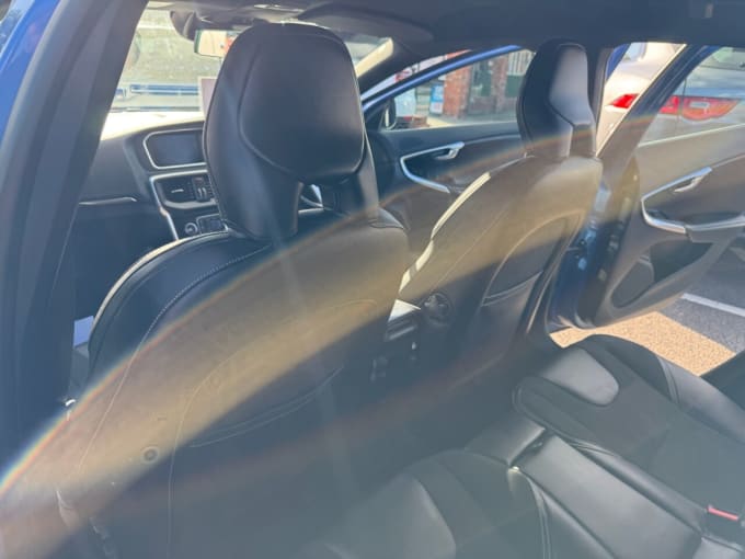2018 Volvo V40
