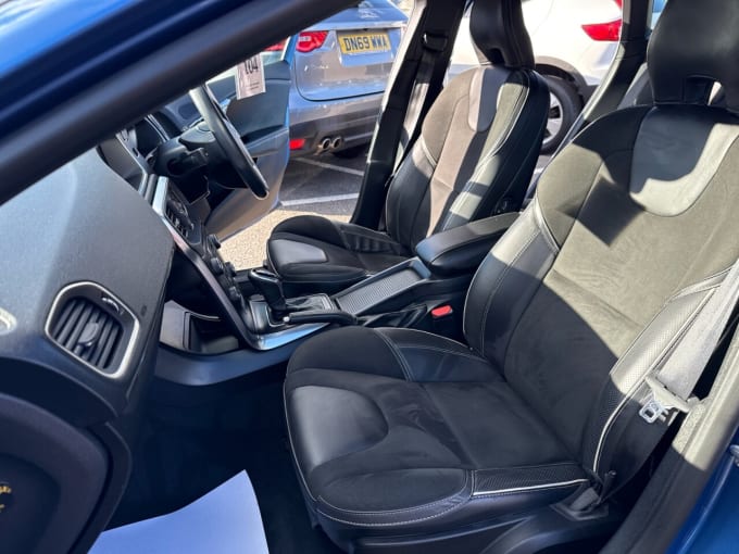 2018 Volvo V40
