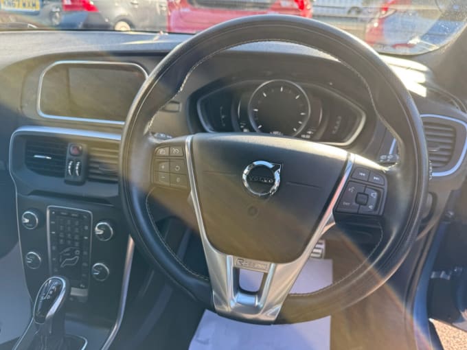 2018 Volvo V40