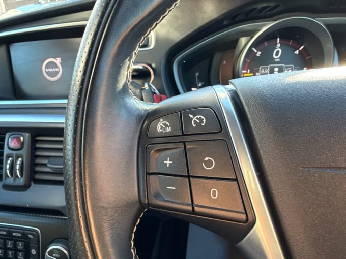 2018 Volvo V40