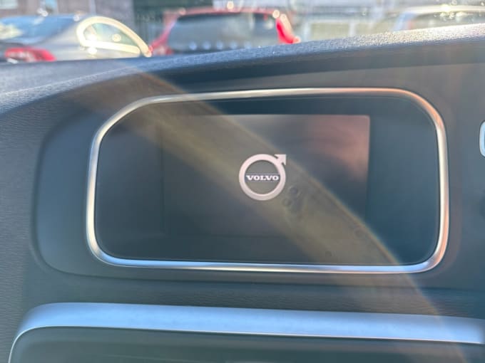 2018 Volvo V40