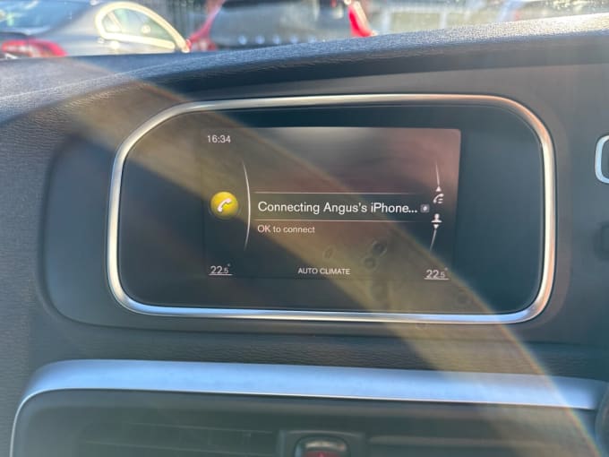 2018 Volvo V40