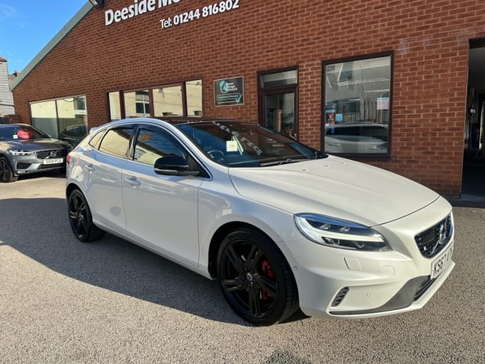 2017 Volvo V40