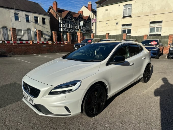 2017 Volvo V40