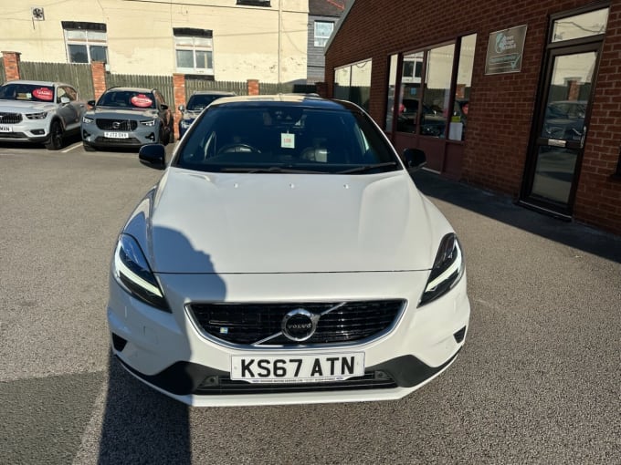 2017 Volvo V40