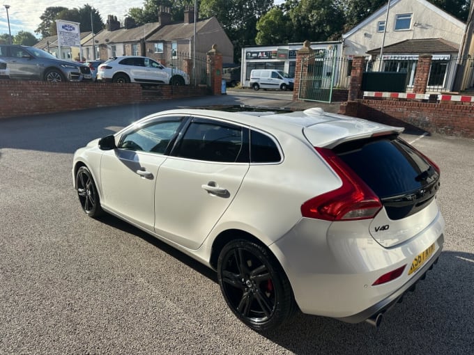 2017 Volvo V40