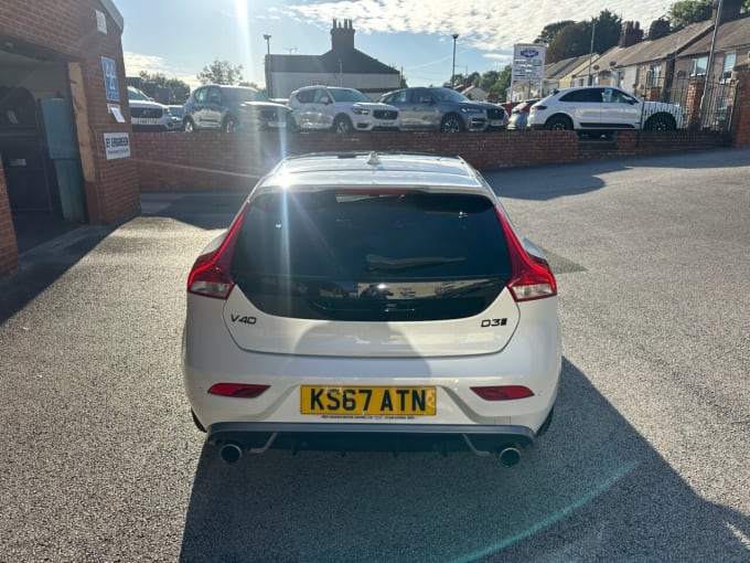 2017 Volvo V40