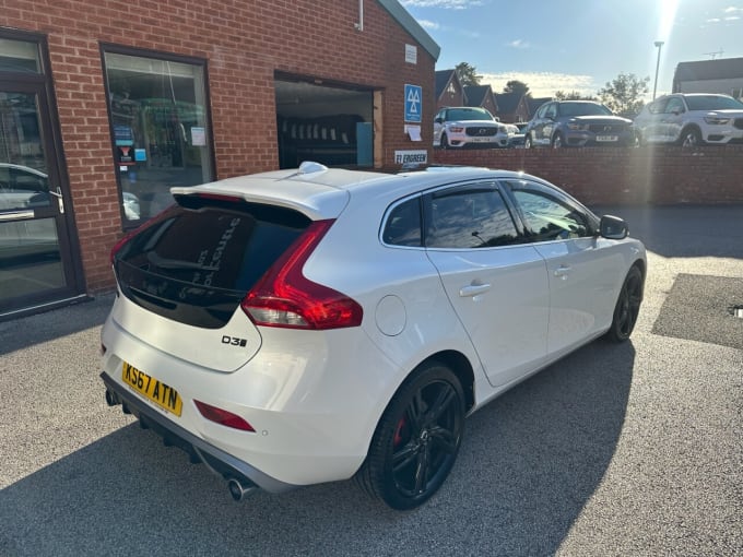 2017 Volvo V40