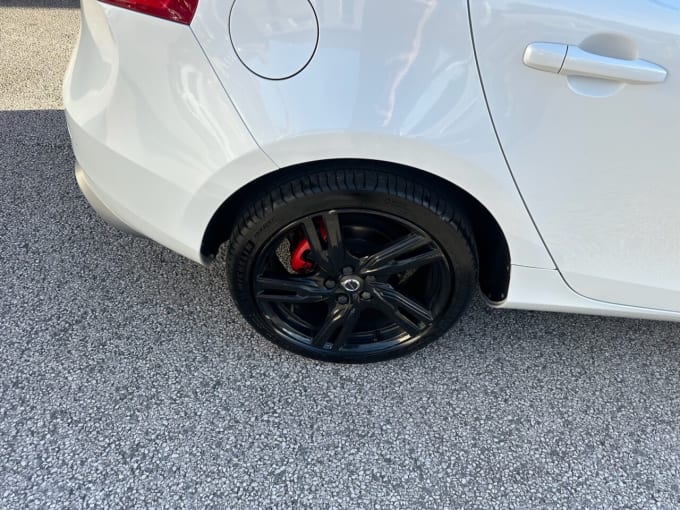 2017 Volvo V40