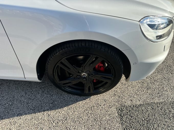 2017 Volvo V40